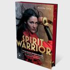 "Buchcover: SPIRIT WARRIOR, Annika Sala. Frau in rotem Gewand mit Schwert, dynamische Pose."