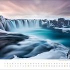 Text "januar" unten links. Ein halbgefrorener Wasserfall in einer verschneiten Landschaft. Der Himmel ist rosa-violett.