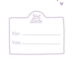 Label „Gruß aus der Küche“, darunter „Für:“ und „Von:“. Oben rechts zwei Herzen. Schlichte, violette Illustration.