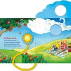 Ein Illu von Kindern auf einer Wiese. Text: „Ich freu mich, wenn ich Blumen seh und über grüne Wiesen geh...“