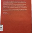 Auf rotem Hintergrund steht ein Text über das Sammeln als menschliches Bedürfnis und Georg Baselitz als Künstler und Sammler.