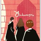 "January" und "Alohomora" stehen oben und in der Mitte. Drei Personen in Umhängen vor einer roten Tür.