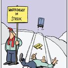 „Winterdienst im Streik“ auf einem Schild; ein Mann hält es, während ein anderer auf der Straße liegt. Hintergrund: Auto wegfahrend.