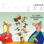 Es stand Tischfeuerwerk drauf... Zwei Personen mit Partyhüten sehen, wie Mini-Möbel explodieren.