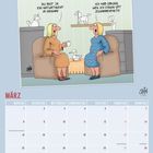 Eine Illustration zeigt zwei Frauen. Eine sagt: "Du bist ein Naturtalent im Origami!" Die andere: "Ich hab Übung, weil ich Erwin oft zusammenfalte!" Unten ist ein März-Kalender.