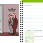 "Ach? Seit wann habt ihr auch eine Schlange?" Zwei Männer an einer Toilette. Kalender zeigt September 2027.