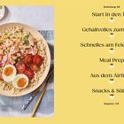 Ein Inhaltsverzeichnis mit Kategorien wie "Start in den Tag" und "Snacks & Süßes". Daneben eine Schüssel mit Reis, Eiern und Gemüse.