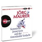 „2 MP3-CDs UNGEKÜRZTE AUTORENLESUNG”, „JÖRG MAURER”, „Kommissar Jennerwein und der tintendunkle Verdacht”, „argon hörbuch“. Illustrativ: Buch mit Tinte.