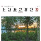 24–30. Mai, Fronleichnam am 27. Mai. Wald und See bei Sonnenuntergang, Bäume umrahmen das Bild.