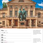 Mai 21. Woche, Zwillinge 21.5.–20.6., Auf dem Theaterplatz vor dem Deutschen Nationaltheater in Weimar. Statue.