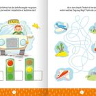 Tobi, der Taxifahrer, hat die Verkehrsregeln vergessen. Kreuze an, bei welcher Ampelfarbe er losfahren darf. Ab in den Urlaub!