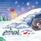 Text: "Im Wald wird es Winter, im Wald wird es weiß... Feiert schön im Lichterschein!"  
Illustration: Winterwald, Bärenfamilie, Rotkehlchen mit Laterne.