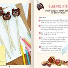 "BÄRENSTIFTE: Diese lustigen Bären sorgen für gute Laune. Du brauchst: Kastanien, Bleistifte... Und so geht's: 1. Lege die Kastanie..."  
Bastelanleitung und niedliche Bärenstifte aus Kastanien und Bleistiften mit rosa Wangen und Ohren.