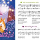 **Links:** Illustration eines Waldes: Lichtketten, schlafendes Rehkitz, Eule und Igel; **Rechts:** Notenblätter zu "Weißt du, wie viel Sternlein stehen" und "Müde bin ich, geh zur Ruh".
