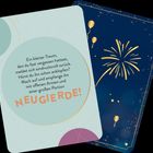 Ein kleiner Traum, den du fast vergessen hattest, meldet sich eindrucksvoll zurück. Empfange ihn mit Neugierde! Rückseite zeigt Feuerwerk.