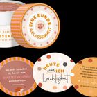 Texte: "Eine Runde Gelassenheit", "Heute wähle ich Leichtigkeit", "Was nicht zu ändern ist, das soll man jederzeit vergnügt geschehen lassen", "heute loslassen". Enthält eine Schachtel und Karten.