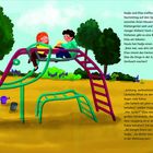 Nadja und Elias sitzen auf einem Spielgerät. Nadja sagt „Rate mal, was drin ist!“ Elias öffnet einen Schuhkarton mit Keksen.