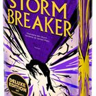 "Storm Breaker" von Nisha J. Tuli. "Überstehe den Sturm. Verdiene dir deinen Platz." Silhouette vor lila Hintergrund.