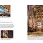 "[1] Kathedrale La Seu, Plaça de la Seu, ca. 10 Minuten zu Fuß vom Hotel entfernt. Wir empfehlen den Besuch der Weihnachtserleuchtung."

Beschreibung: Links oben ein Bild von gotischen Bögen mit Meerblick, rechts innen eine reich verzierte Kathedrale mit bunten Fenstern.