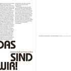 Texte: „DAS SIND WIR! Gemeinschaft zur Schau stellen.“ Links viel Text, rechts ein Fotoalbum mit alten Schwarz-Weiß-Fotografien.