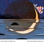 Text: "Also wäscht Motte ihren Ball im See und die Wasserpflanzen kitzeln ihn von unten." Illustration: Eine Motte sitzt auf einem sichelförmigen Mond über einem See.