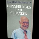 Joachim Starbatty, "Erinnerungen und Gedanken", Verlag: Europa Verlag. Bild eines lächelnden Mannes in Hemd und Krawatte.