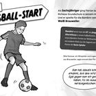"FLOS FUSSBALL-START" als Titel. Ein Junge im Trikot spielt Fußball. Begleittexte erläutern seine frühen Fußballerfahrungen.