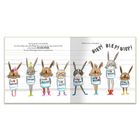 Sieben Hasen in T-Shirts mit "ICH LIEBE BÜCHER", Alarmgeräusch "BIEP! BIEP! BIEP!"