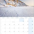 Kalender für Januar 2027. Feiertage: Neujahr am 1., Heilige Drei Könige am 6. Bild: Schnee bedecktes Kliff.