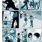 Comicstil-Illustration mit dynamischen Szenen. Personen agieren in einem spannungsgeladenen Umfeld, umgeben von Gebäuden.