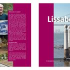 Text: "Lissabon", "Willkommen in Lissabon!", "Johannes Beck". Links ein Mann, Straßenbahn und Gebäude. Rechts Wasser und Brücke.