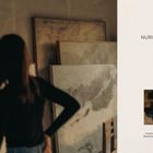 Rechts steht "NURIA MARIA". Darunter: "A Sensorial Approach to Reduction and Minimalism." Eine Person steht vor Gemälden.