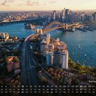 Kalender mit "Sydney, Australien", Monatsdaten unten. Zeigt Hafen, Sydney Opera, Harbour Bridge im Sonnenuntergang.