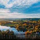 Kalenderbild "Härnösand 1" mit datierten Wochentagen. Farbige Herbstlandschaft mit Flüssen, Wäldern und Feldern.