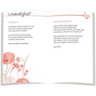 "Glückseligkeit" steht oben. Links: Gedicht von Marie von Ebner-Eschenbach. Rechts: Gedicht von Jörn Heller. Blumen und Schmetterling in Rot.