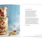 VIEL UND LEICHT: Text von Robert Gernhardt, zwei Gläser mit mariniertem Gemüse, links auf Holzlöffel auf Teller.