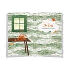 Text: "Julia - Ein Cappuccino am Fenster". Illustration eines Fensters mit Wolkenhimmel, Tisch mit Cappuccino, Vogel.