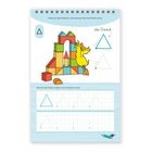 Findest du alle Dreiecke im Bauwerk der Ente? Kreise sie ein. Illustration mit bunten Bauklötzen und einer gelben Ente.