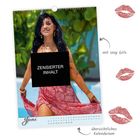 „ZENSIERTER INHALT“, „Juni“. Frau in rosa Kleid, grüne Blätter im Hintergrund. Zwei Kussmünder, „mit sexy Girls“, „übersichtliches Kalendarium“.