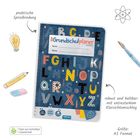 "GRUNDSCHULPLANER 2026/27" steht auf einem bunt gestalteten Notizbuchcover mit Buchstaben, umgeben von Zeichnungen wie Stift und Pinsel.