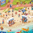 Text: „BOOT zu verkaufen“, „HAUPTSTRAND“. Fröhlicher Strand mit Menschen, die entspannen und spielen. Ein Hochzeitspaar läuft vorbei.