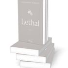 Bücherstapel mit dem Titel "Lethal", Autor "Cassandra Robbins", Genre "Roman", Logo zeigt ein Motorrad, Verlag "Forever".