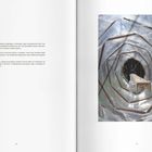 "METAMORPHOSIS, 2015, 2018" beschreibt eine Installation, die synthetischen Duft verströmt. Bild: Spiralförmige Struktur aus Folie.