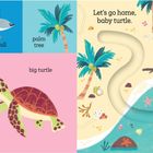 „Hermit crab“, „seagull“, „palm tree“. „What can you spot?“ Kinderbuchillustration mit Tieren am Strand.