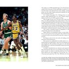 Text: "THE MODERN ERA: MAGIC AND BIRD". Zwei Basketballspieler, Celtics in Grün, Lakers in Gelb.