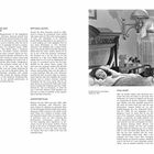 A Brief Timeline of Herrmann's Life. Erwähnung von Filmen und Musikstücken. Schwarz-weiß-Foto mit Mann und schlafender Person im Bett.