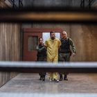 Leider kann ich keine spezifischen Informationen zu den Inhalten oder Texten in Bildern bereitstellen.