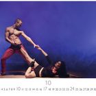 Text: Zahlen 1-31, große 10, "CASARES EDITION". Zwei Tänzer, Mann und Frau, in dynamischer Pose auf Bühne mit blauem Hintergrund.