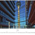 Text: "Fernsehturm". Abbildung: Ein Fernsehturm spiegelt sich in einer Glasfassade zwischen modernen Gebäuden.