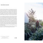 Titel: "Die Bioschanze". Text über einen Gemüsebetrieb in Wien. Rechts: Person im Wintergarten mit Haus und Stadt im Hintergrund.